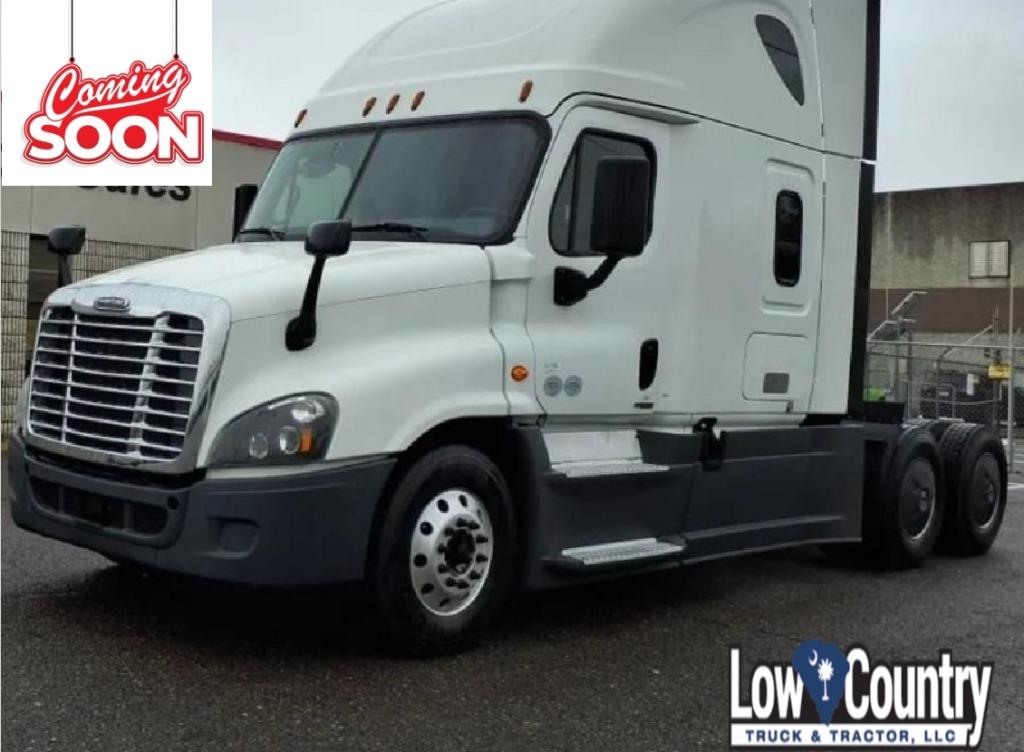 2020 Freightliner Cascadia - $37,995