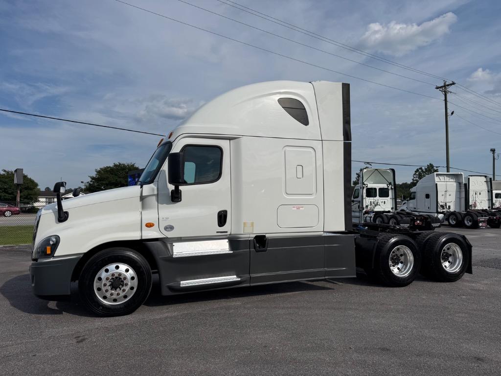 2019 Freightliner Cascadia - $36,995