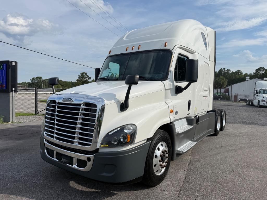 2019 Freightliner Cascadia - $36,995