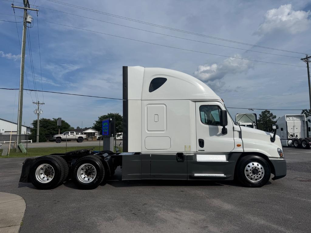 2019 Freightliner Cascadia - $36,995