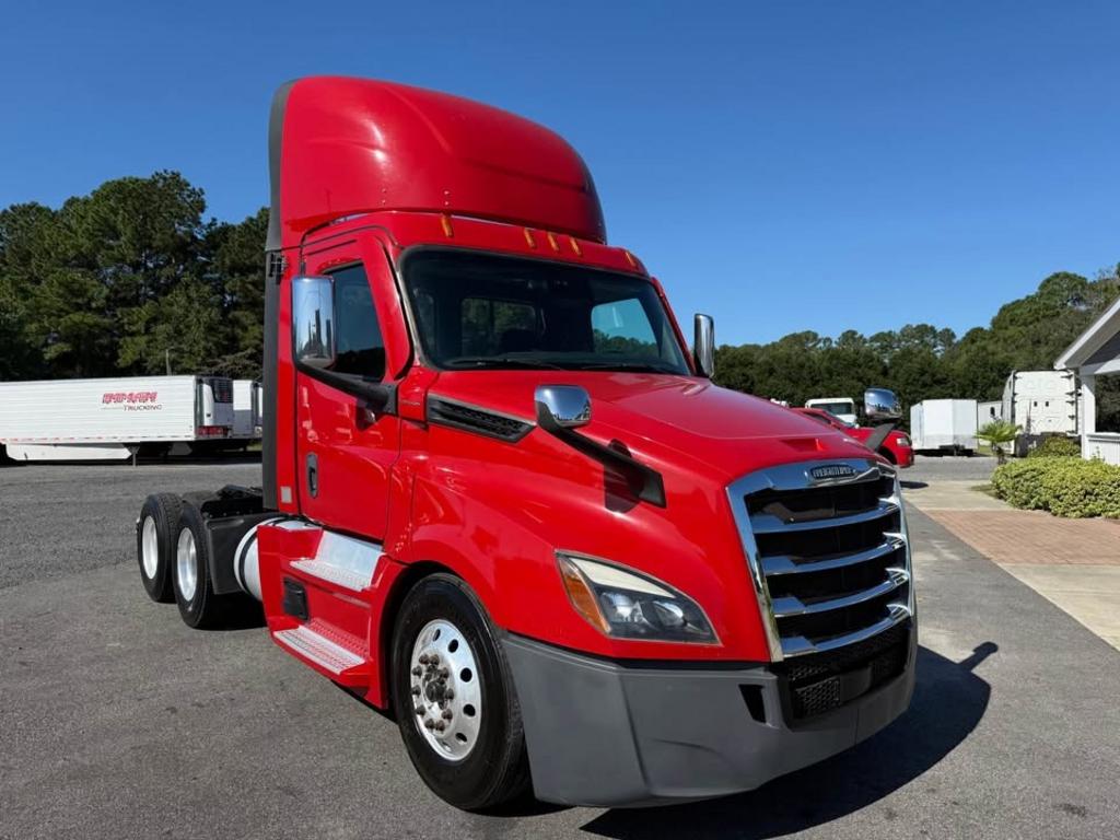 2022 Freightliner Cascadia - $34,995