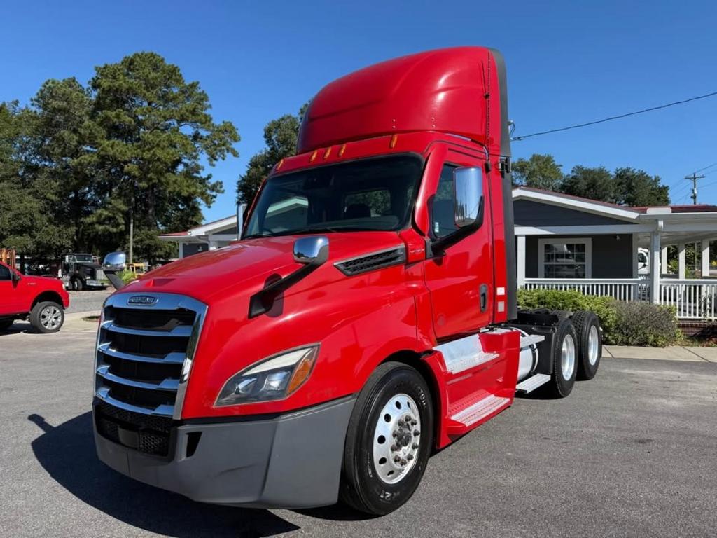 2022 Freightliner Cascadia - $34,995