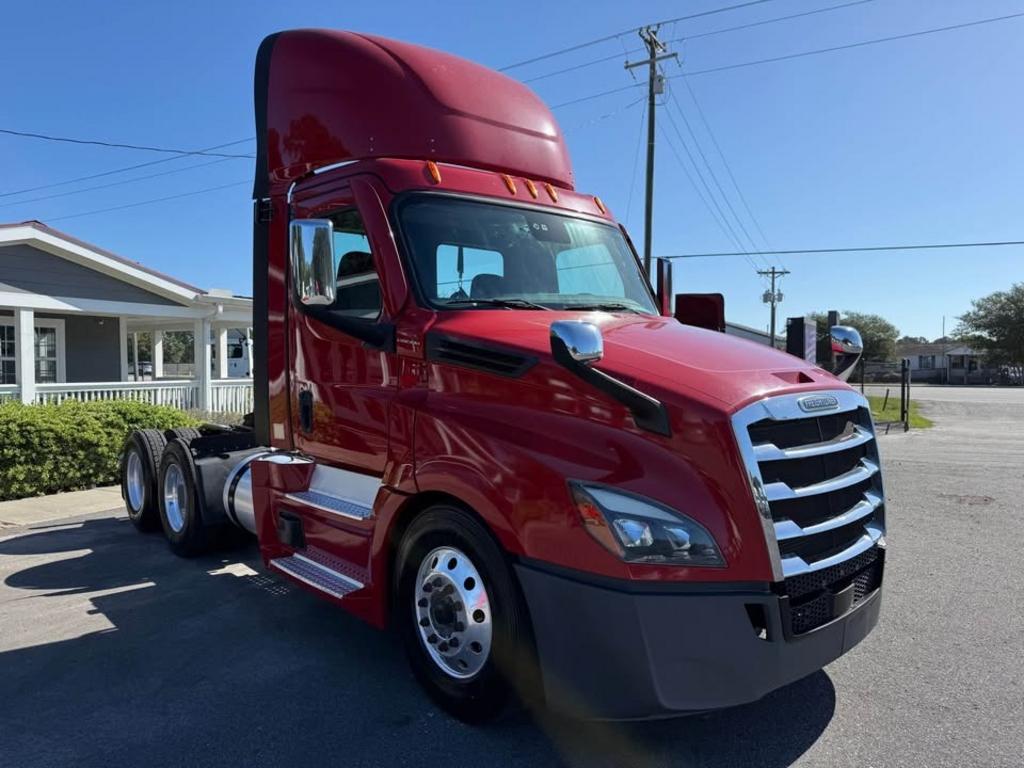 2022 Freightliner Cascadia - $34,995