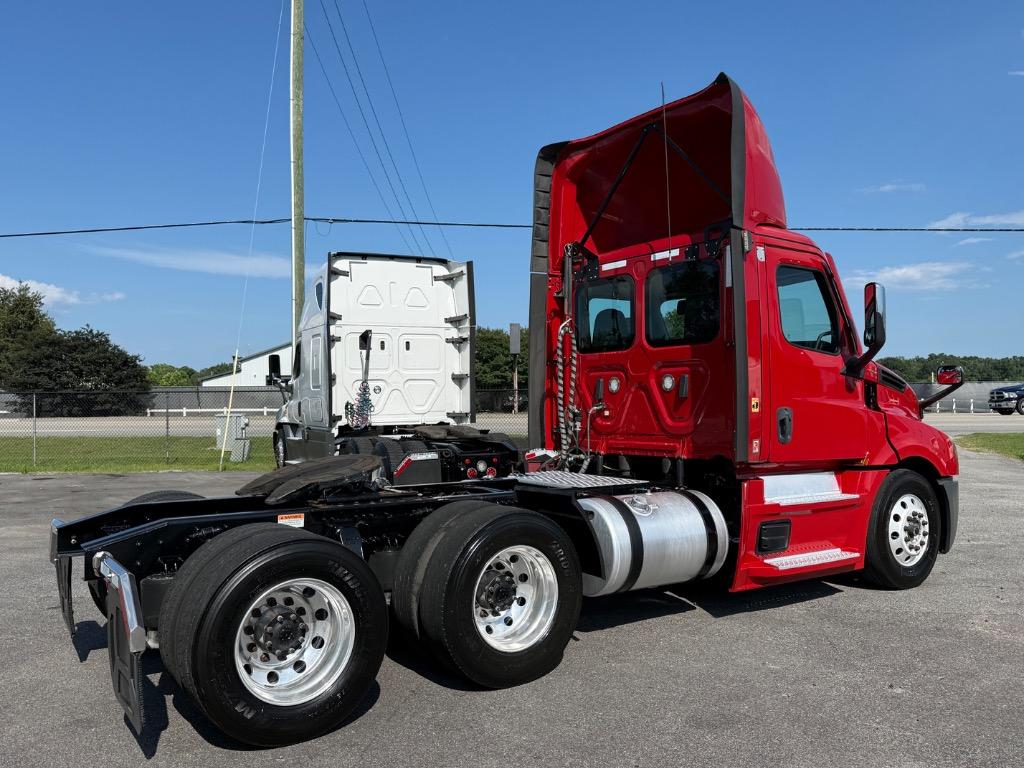 2022 Freightliner Cascadia - $34,995