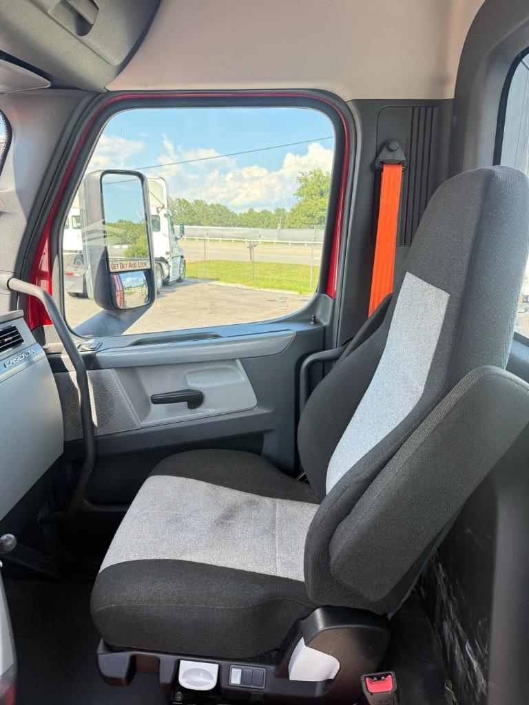 2022 Freightliner Cascadia - $34,995
