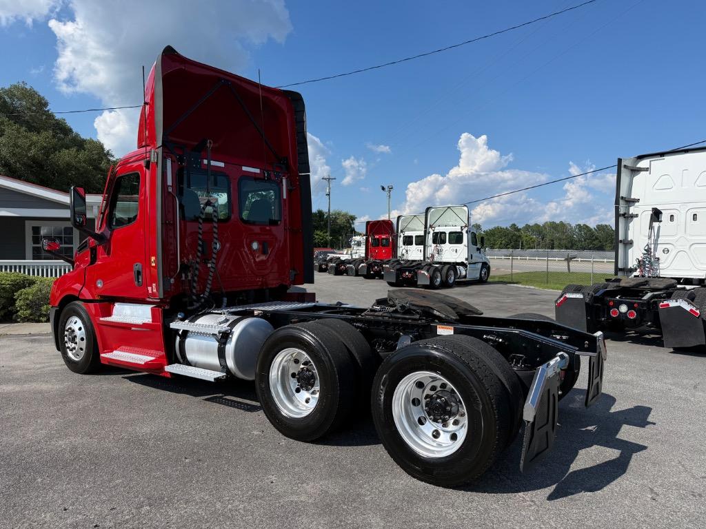 2022 Freightliner Cascadia - $34,995