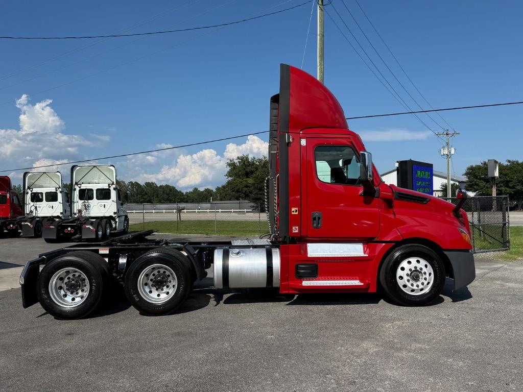 2022 Freightliner Cascadia - $34,995