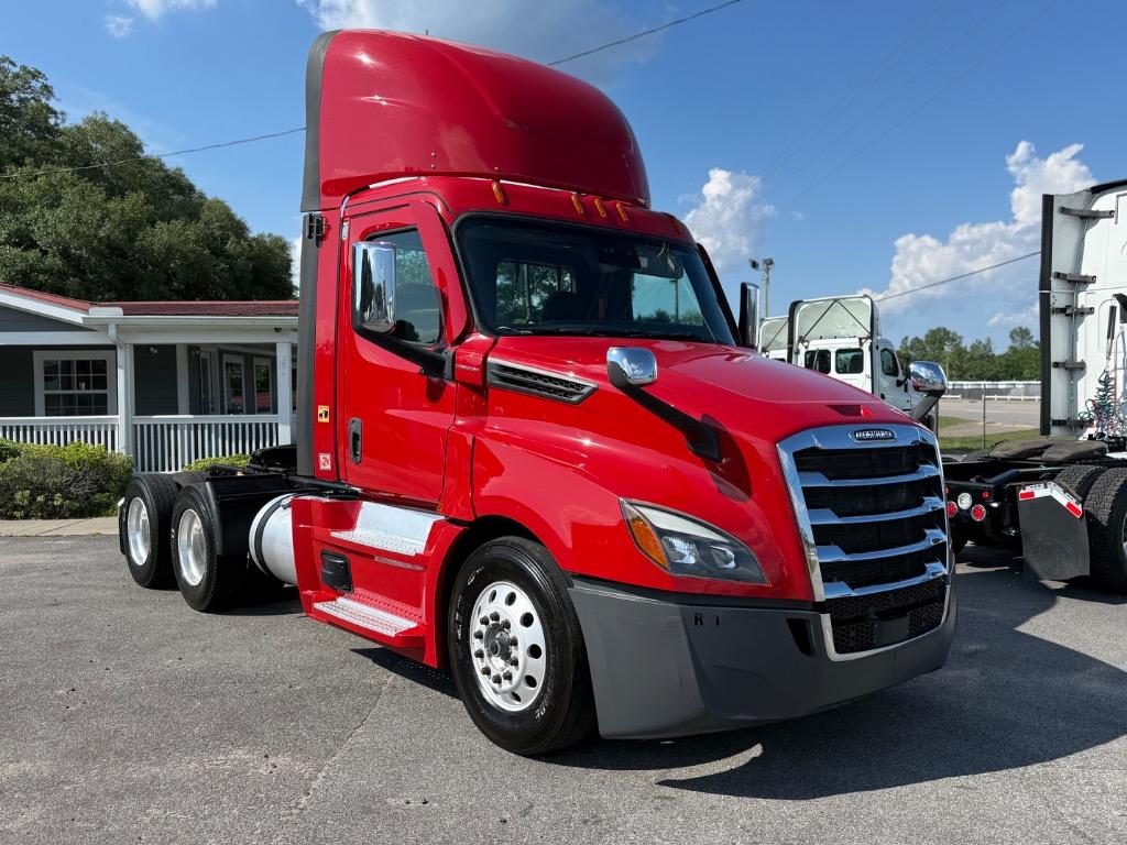 2022 Freightliner Cascadia - $34,995