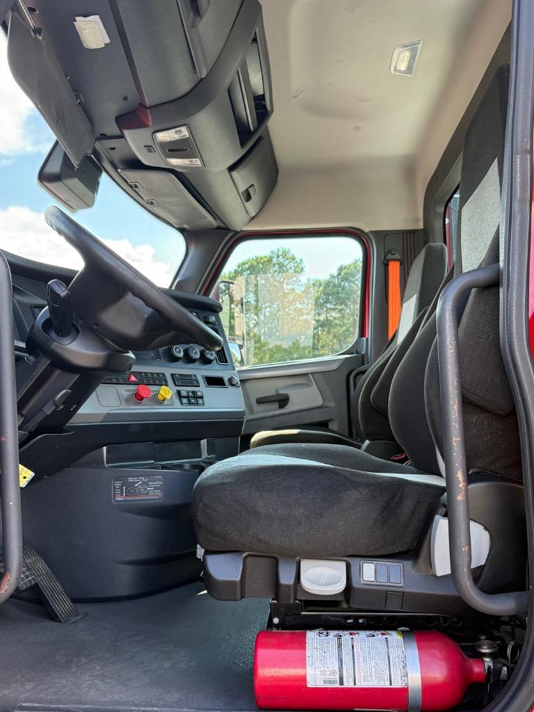2022 Freightliner Cascadia - $34,995