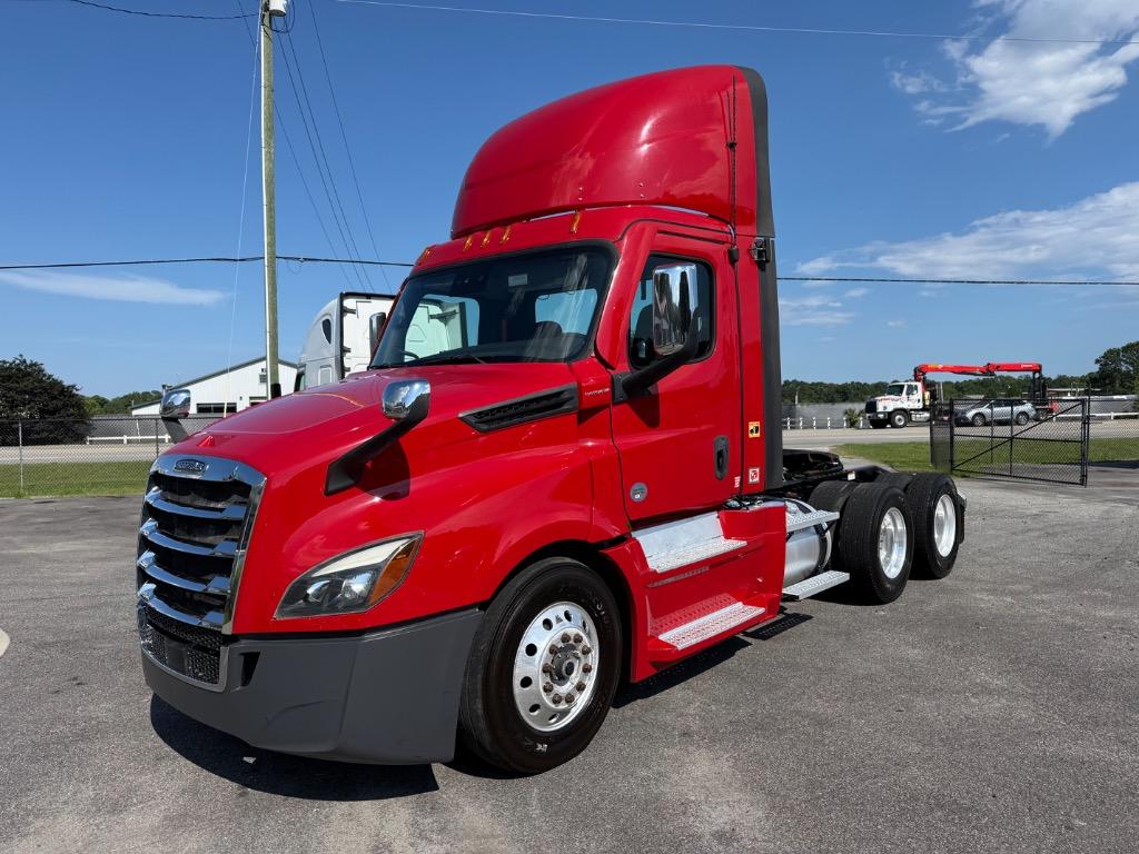 2022 Freightliner Cascadia - $34,995