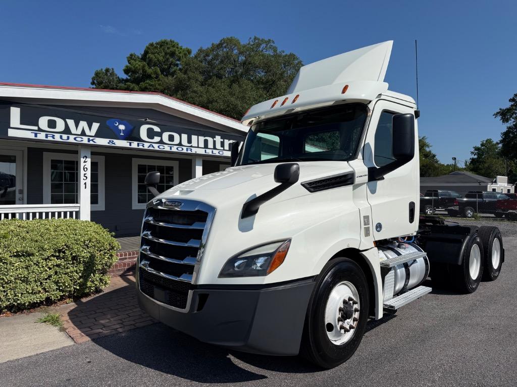 2019 Freightliner Cascadia - $30,995