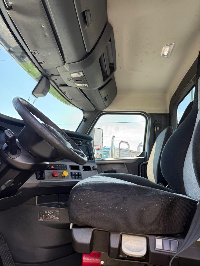 2019 Freightliner Cascadia - $30,995