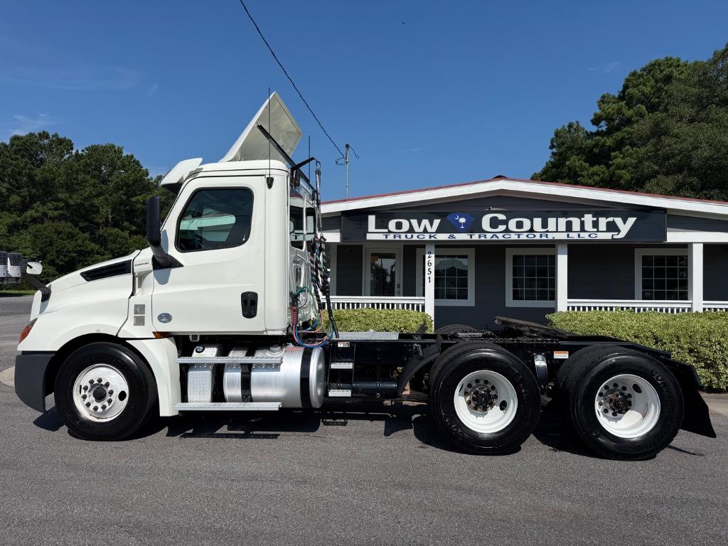 2019 Freightliner Cascadia - $30,995