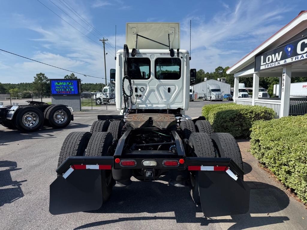 2019 Freightliner Cascadia - $30,995