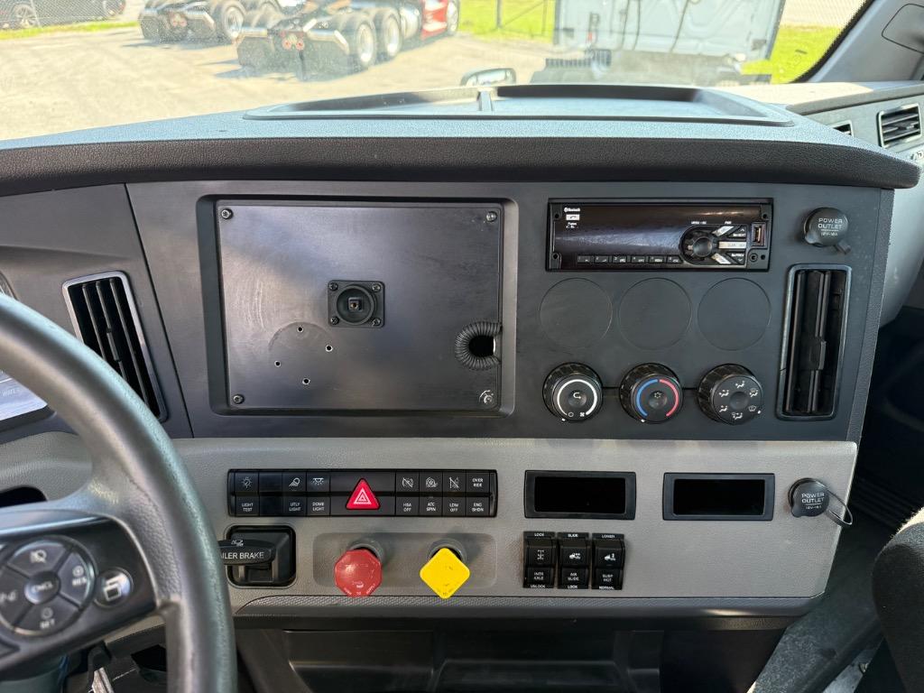 2019 Freightliner Cascadia - $30,995