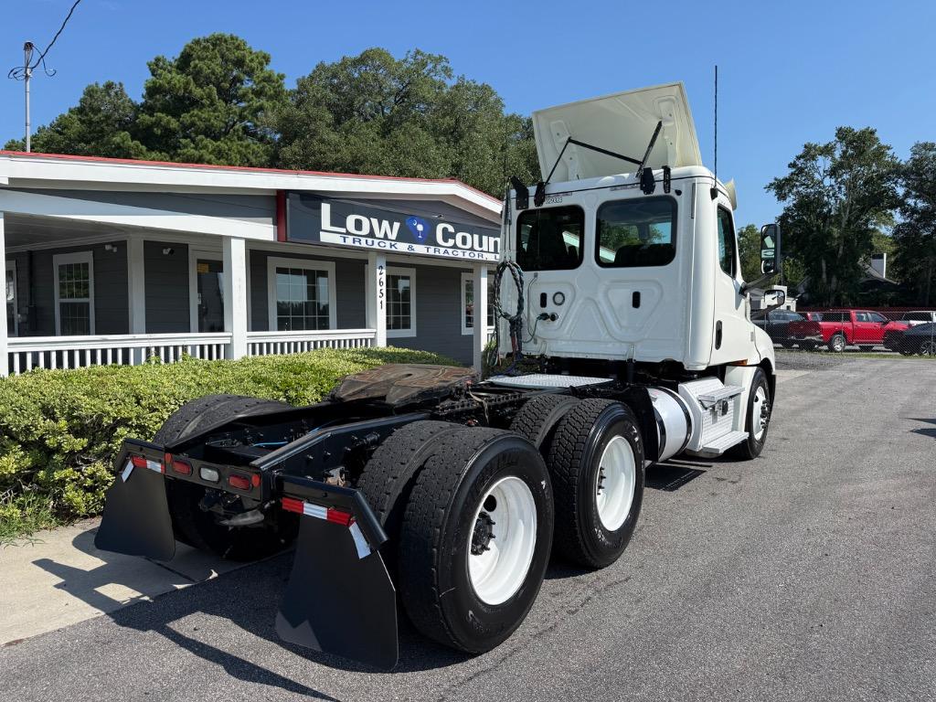 2019 Freightliner Cascadia - $30,995