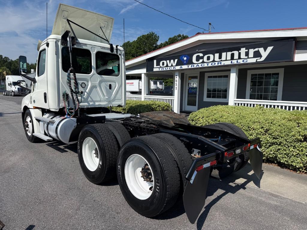 2019 Freightliner Cascadia - $30,995