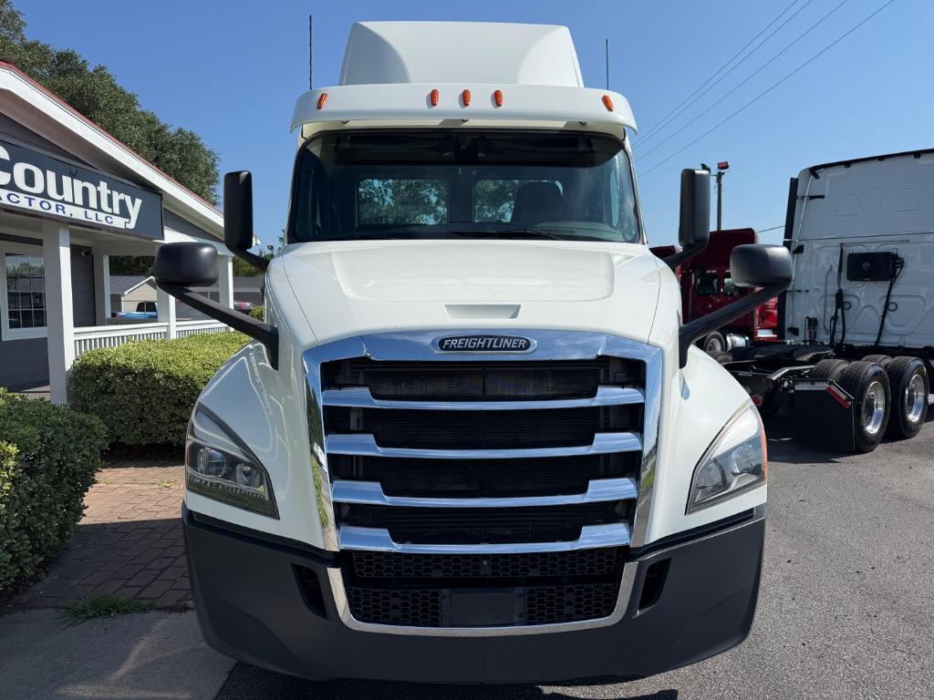 2019 Freightliner Cascadia - $30,995
