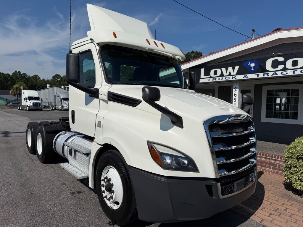 2019 Freightliner Cascadia - $30,995