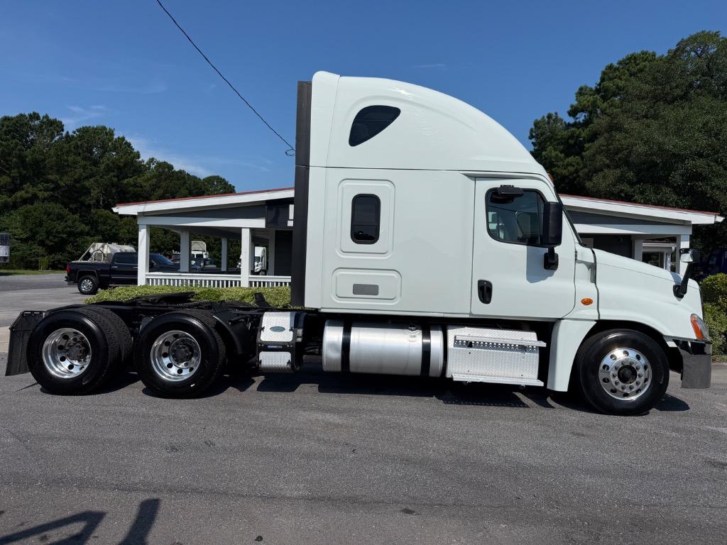 2019 Freightliner Cascadia - $36,995