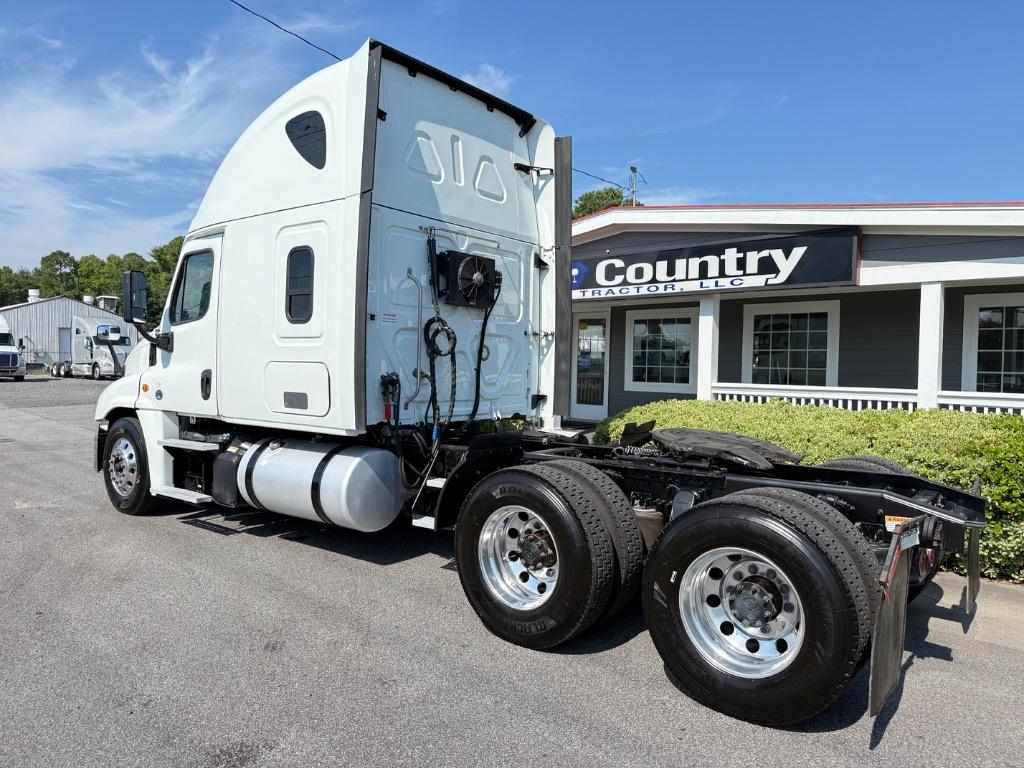 2019 Freightliner Cascadia - $36,995