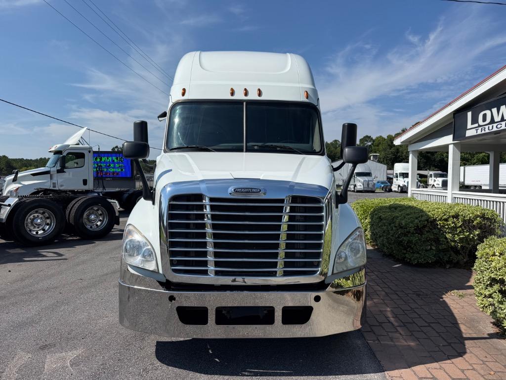 2019 Freightliner Cascadia - $36,995