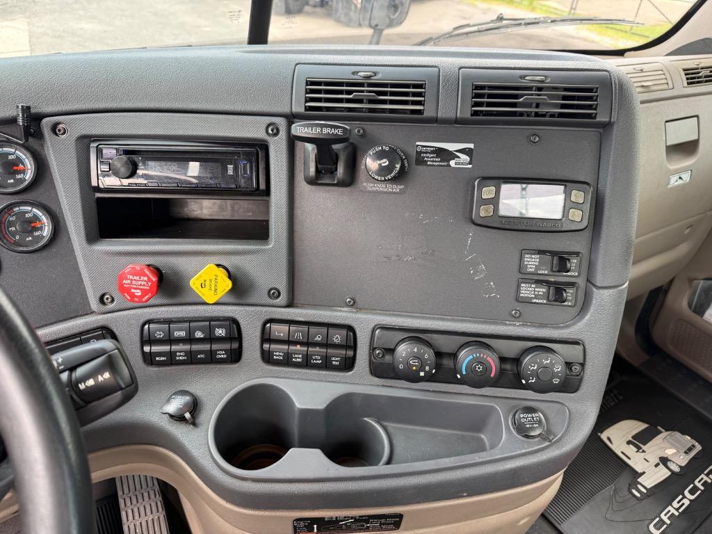 2018 Freightliner Cascadia - $28,995