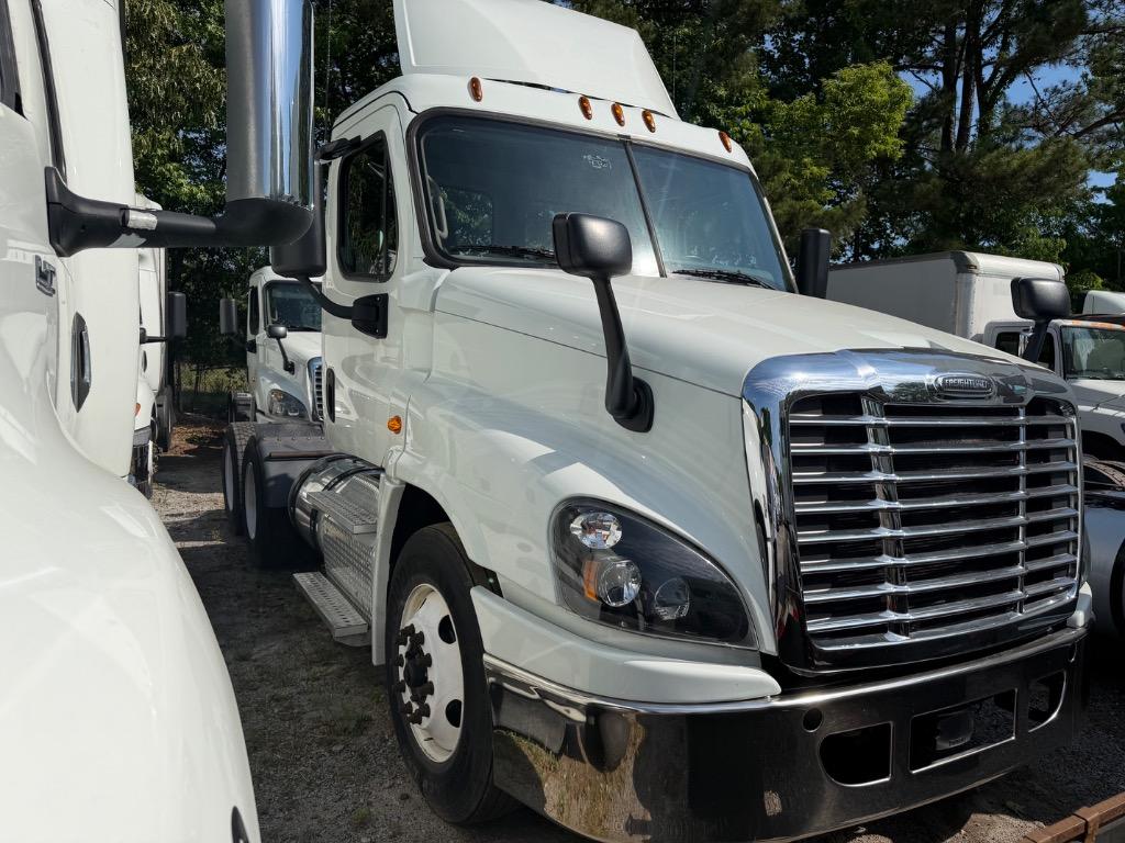 2018 Freightliner Cascadia - $28,995
