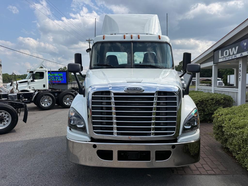 2018 Freightliner Cascadia - $28,995