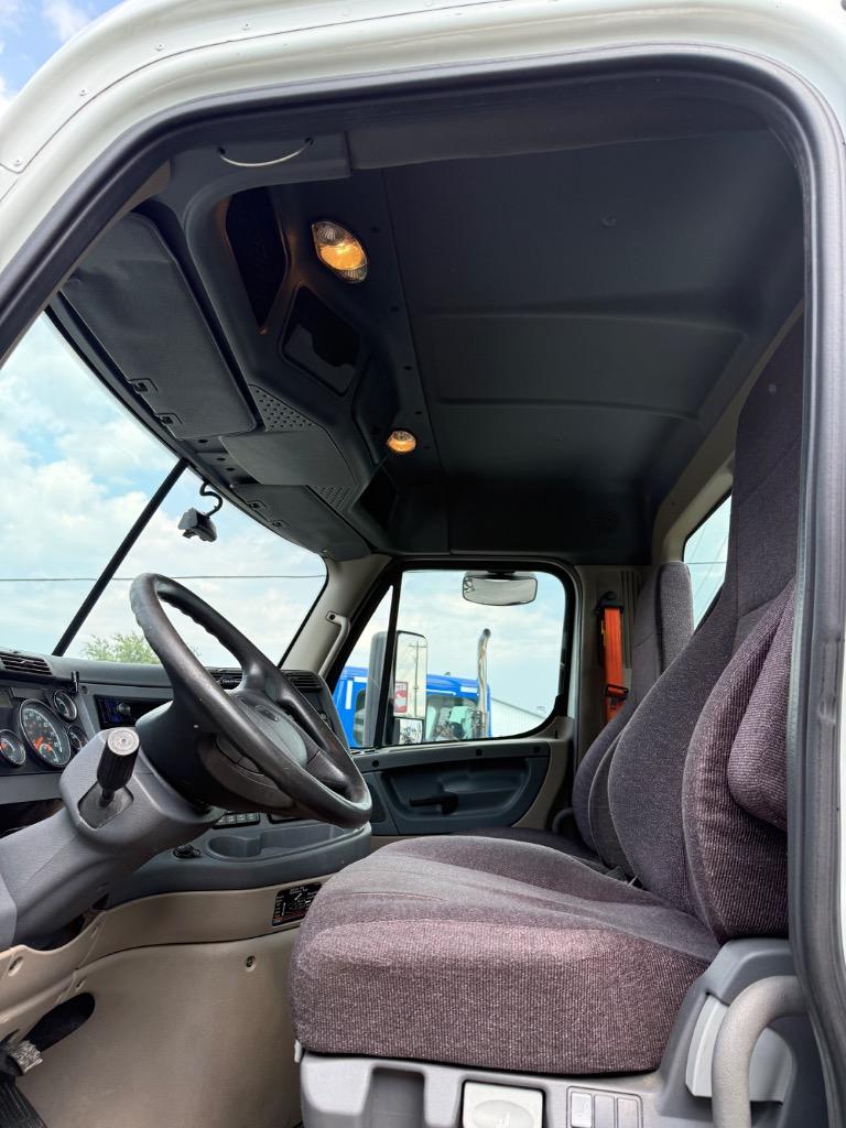 2018 Freightliner Cascadia - $28,995