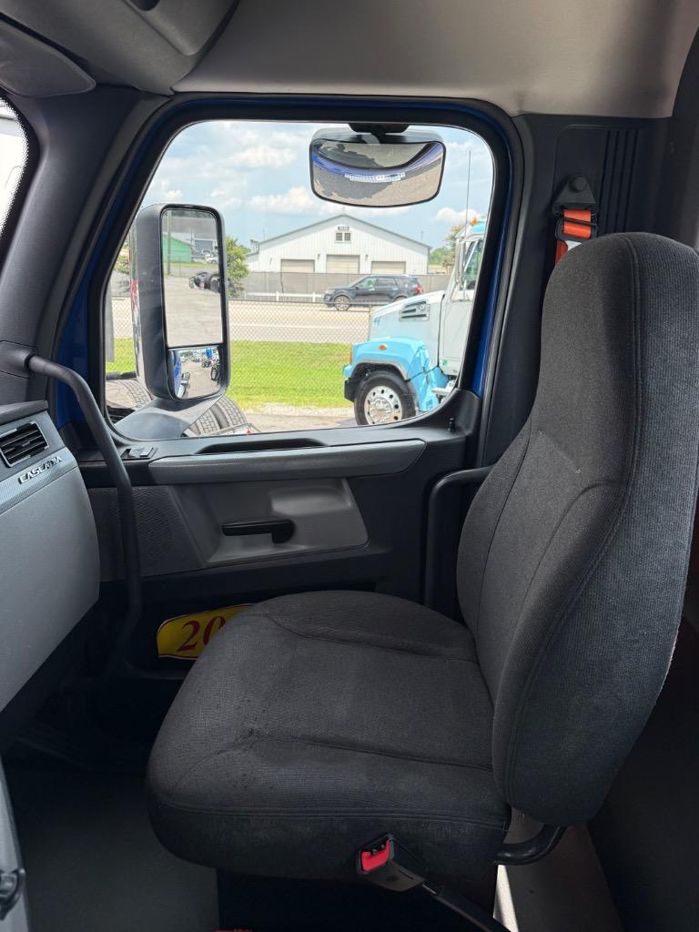 2021 Freightliner Cascadia - $30,995