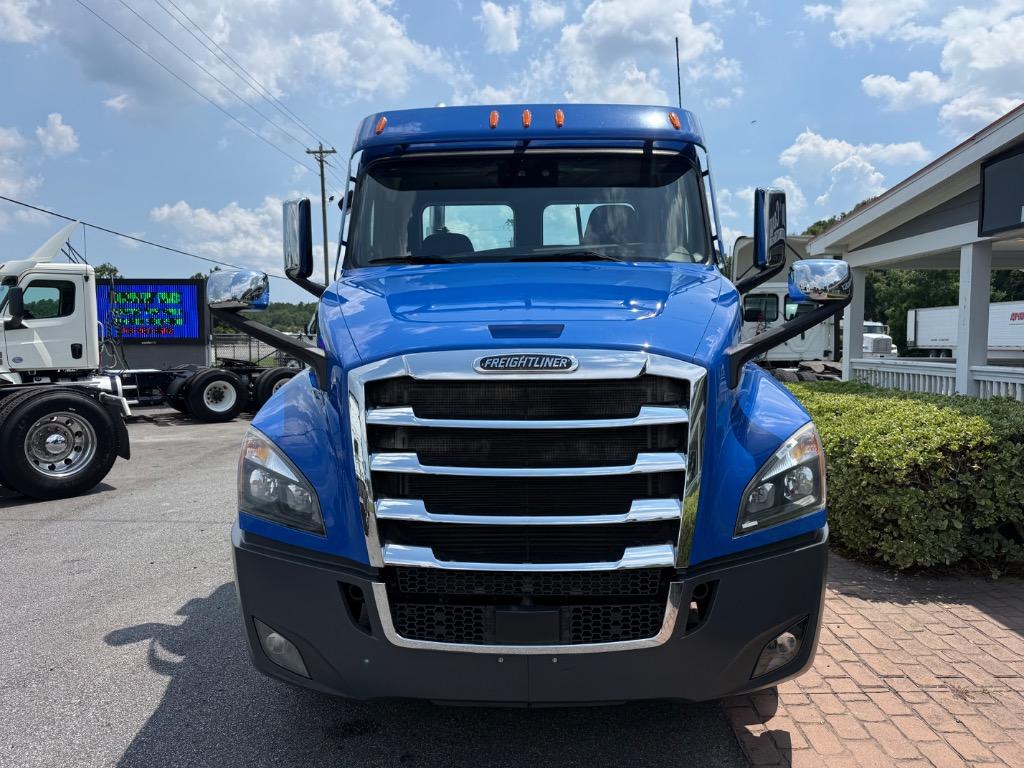 2021 Freightliner Cascadia - $30,995