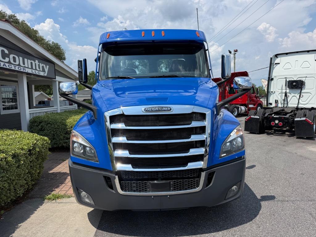2021 Freightliner Cascadia - $30,995