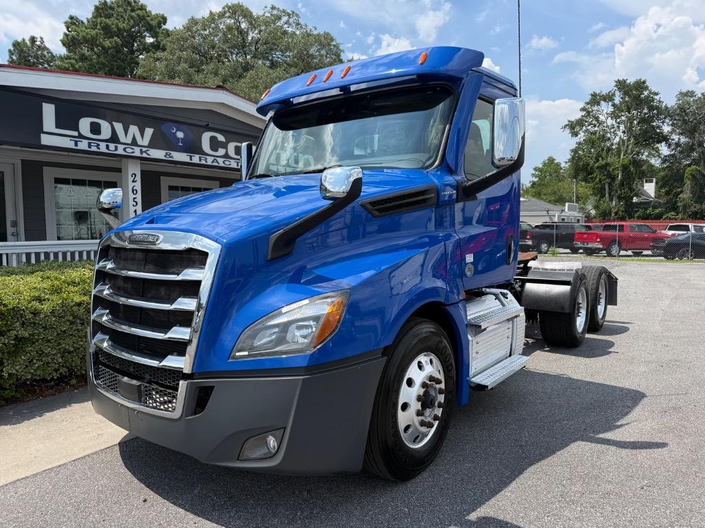 2021 Freightliner Cascadia - $30,995