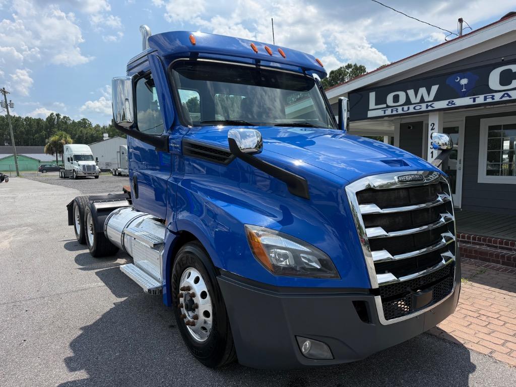 2021 Freightliner Cascadia - $30,995