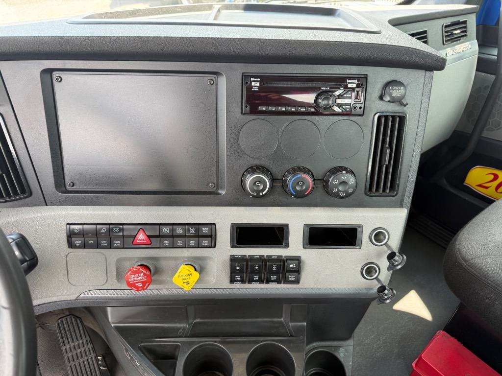 2021 Freightliner Cascadia - $30,995