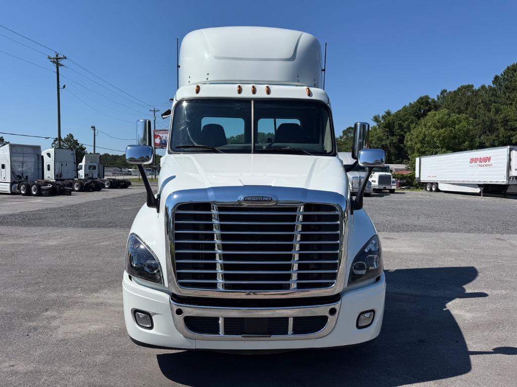 2019 Freightliner Cascadia - $29,995