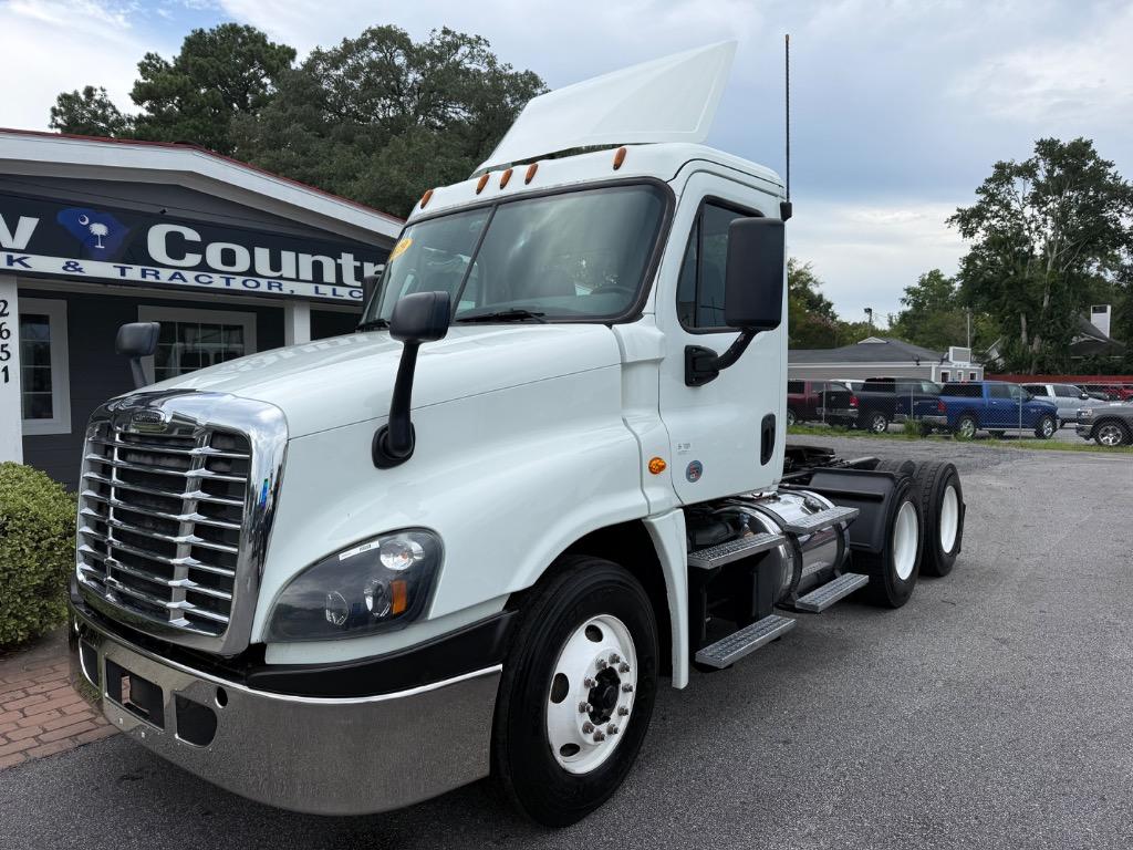 2019 Freightliner Cascadia - $28,995