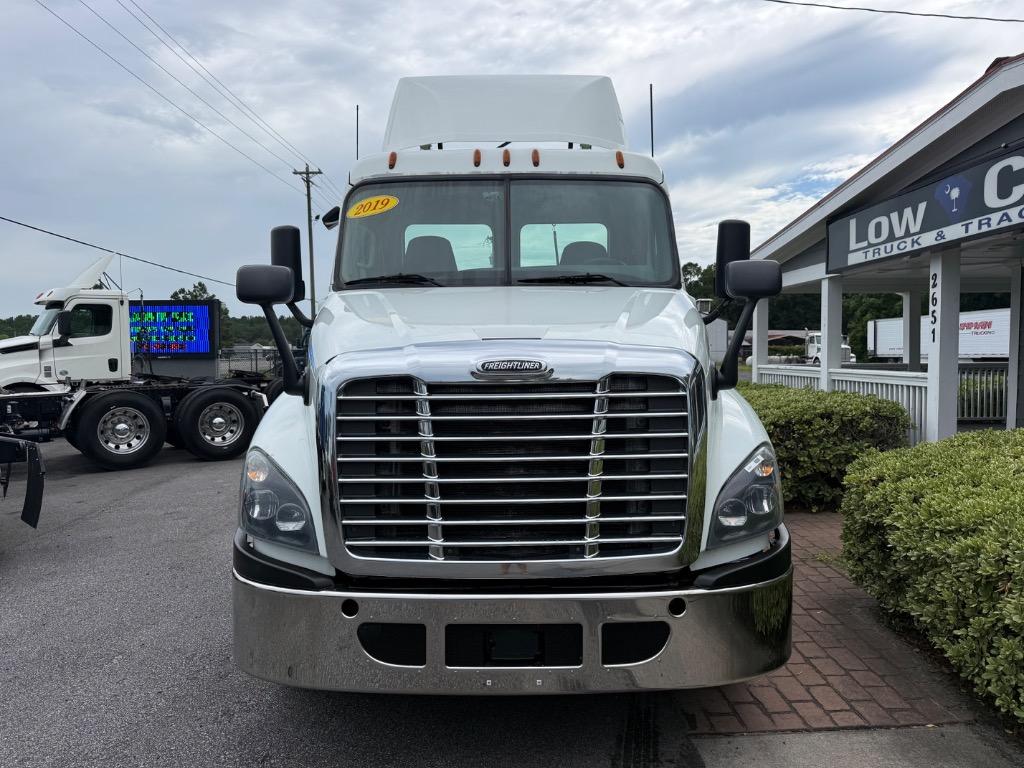 2019 Freightliner Cascadia - $28,995