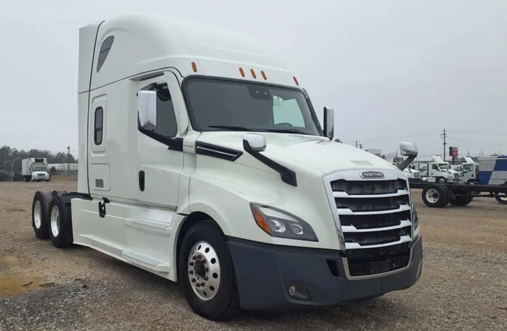2020 Freightliner Cascadia - $36,995