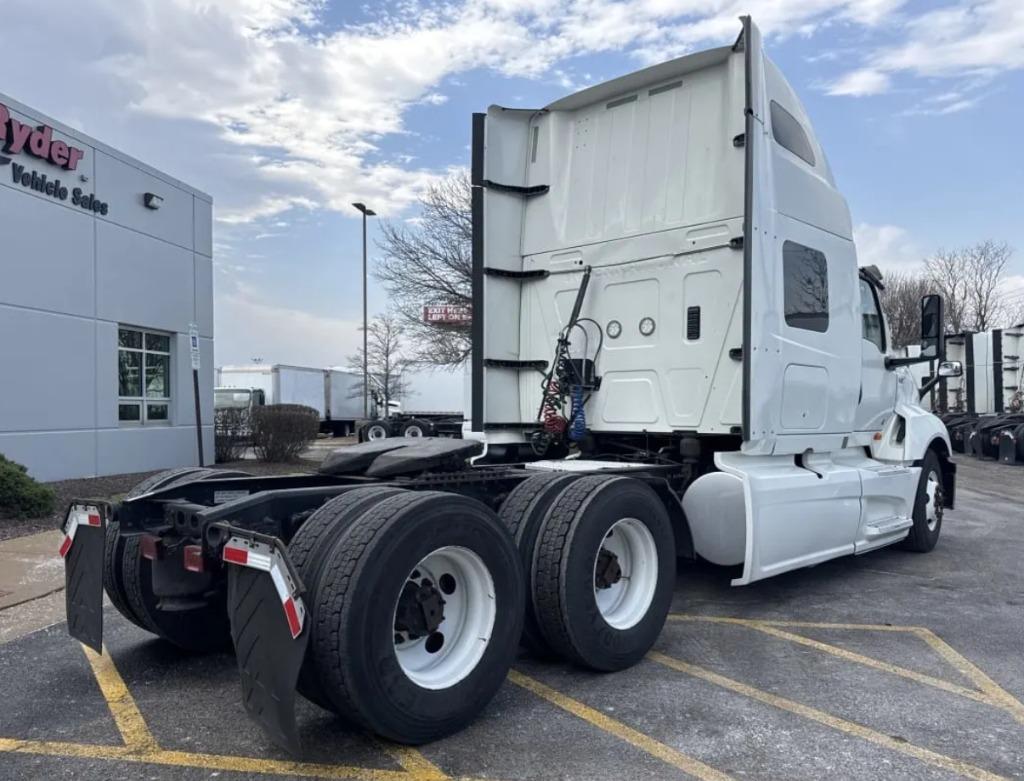 2020 International Lt625 - $38,995