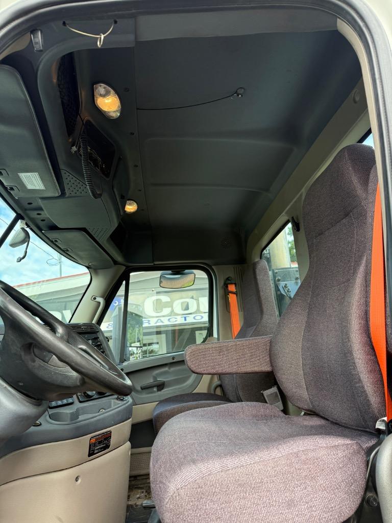 2020 Freightliner Cascadia - $34,995