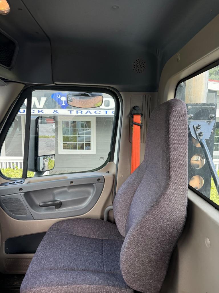 2020 Freightliner Cascadia - $34,995