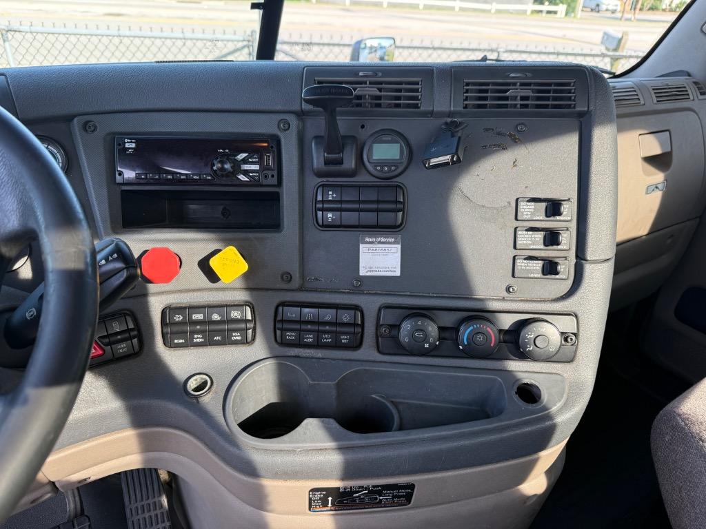 2018 Freightliner Cascadia - $29,995