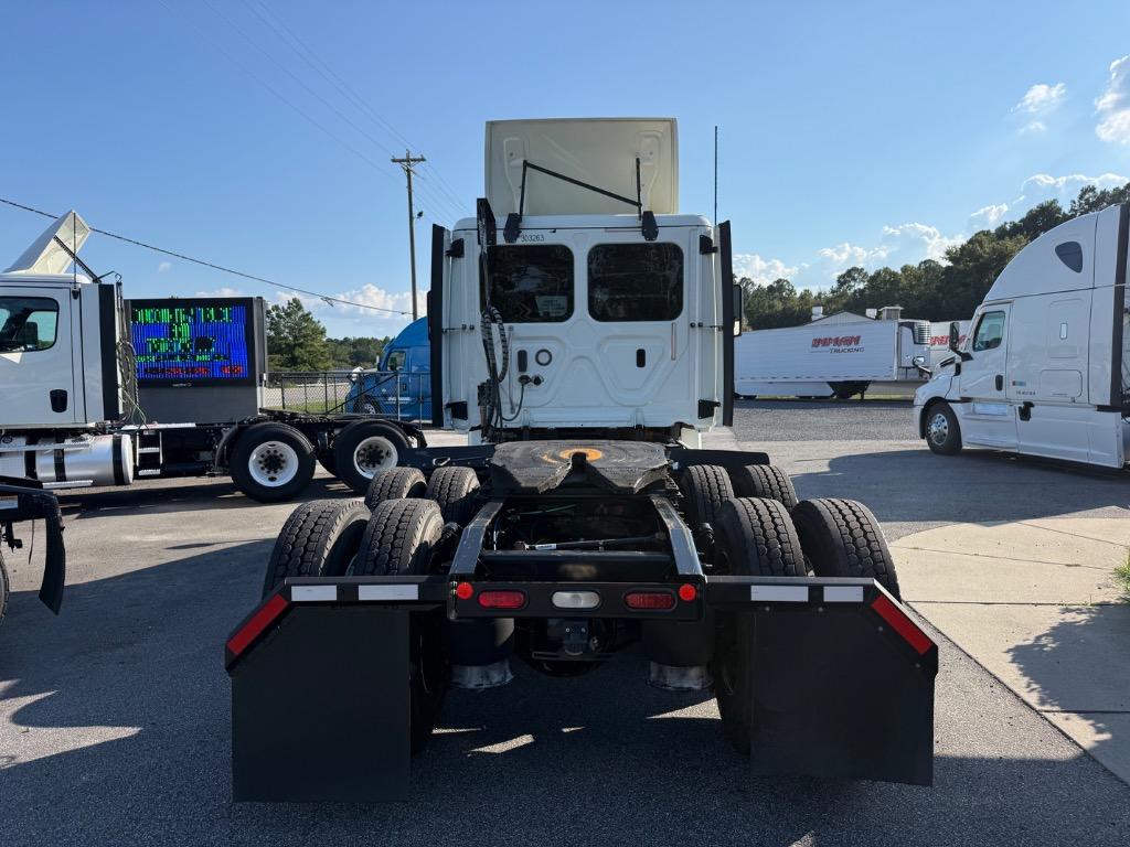 2018 Freightliner Cascadia - $29,995