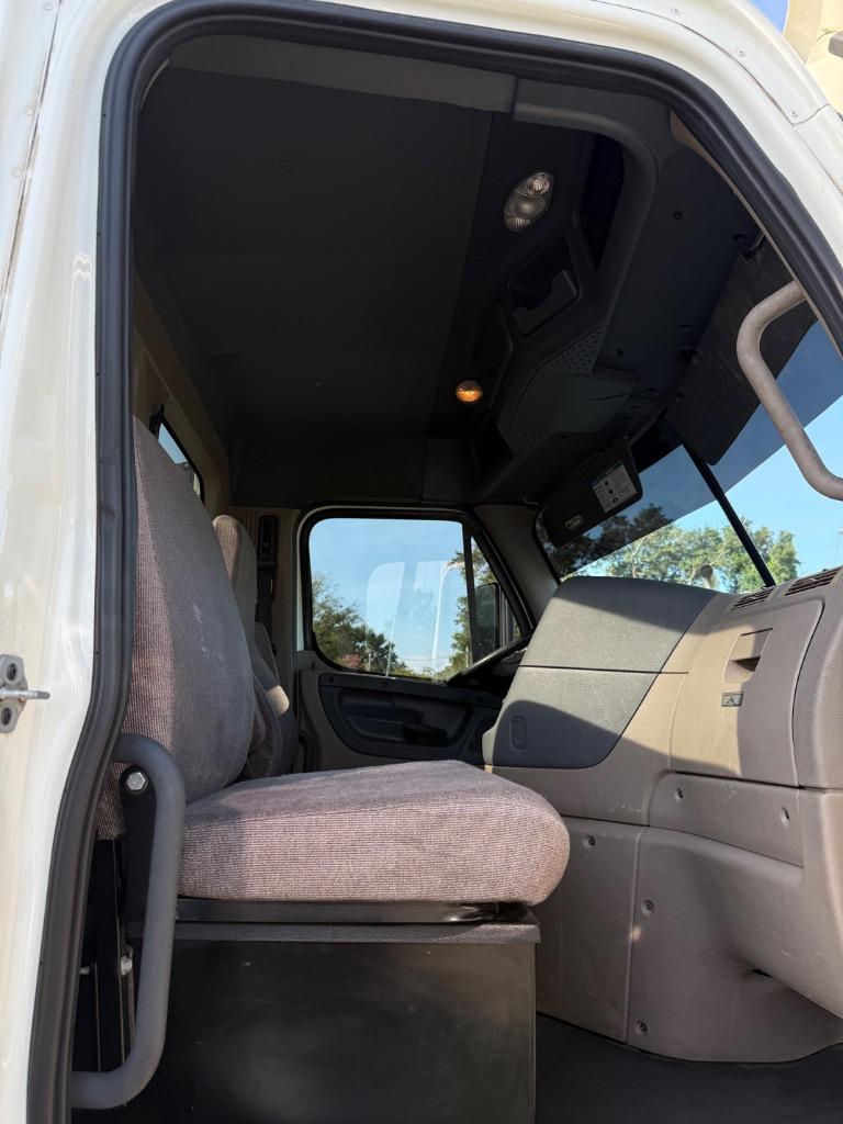2018 Freightliner Cascadia - $29,995