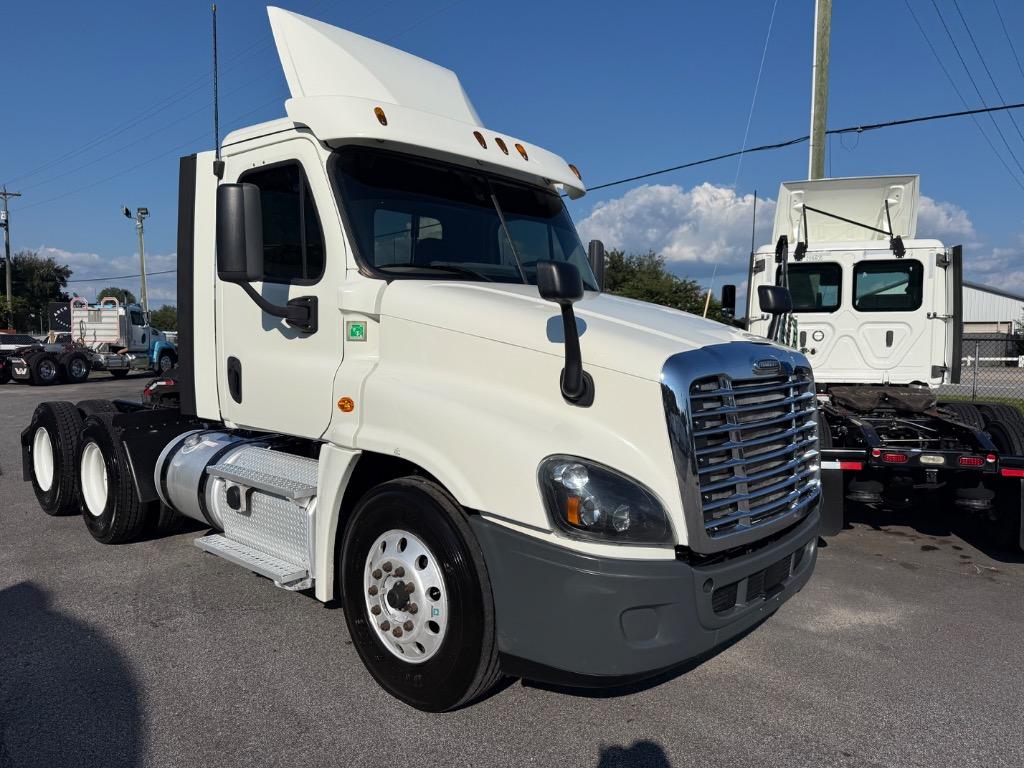 2018 Freightliner Cascadia - $29,995