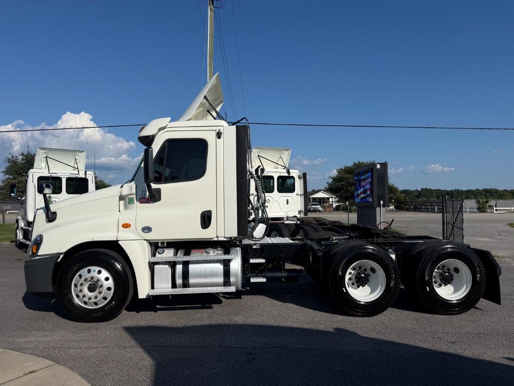 2018 Freightliner Cascadia - $29,995