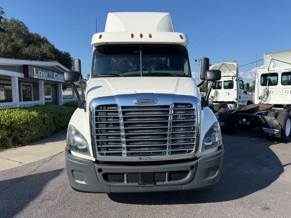 2018 Freightliner Cascadia - $29,995
