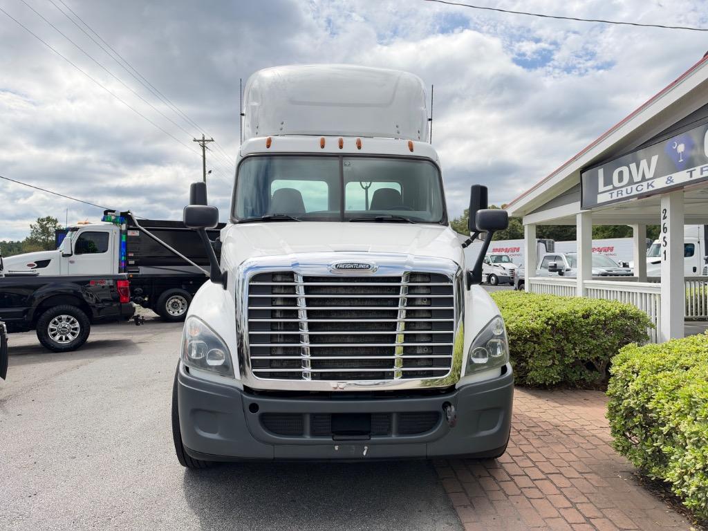 2016 Freightliner Cascadia - $24,995